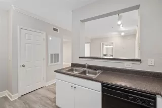 Photo #6: O6314652 Listing