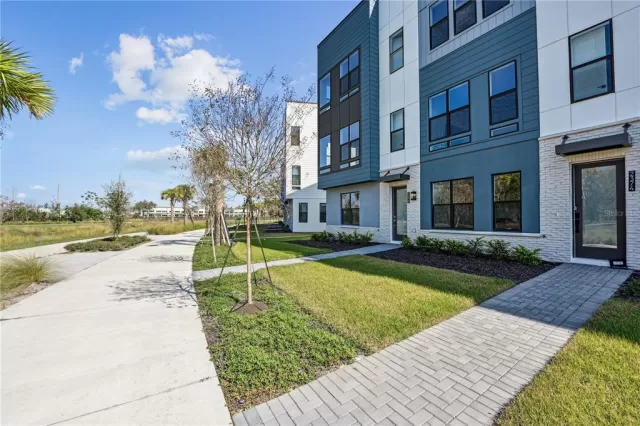 MLS: O6314873 Condo For Sale