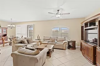 Photo #5: O6315012 Listing