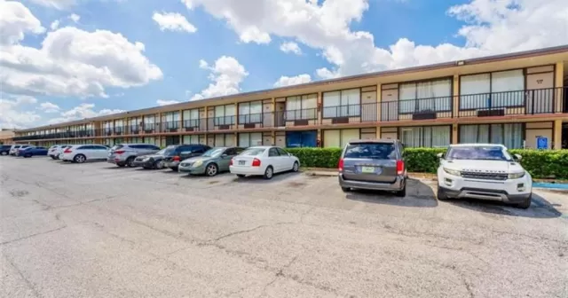 MLS: O6315359 Condo For Sale