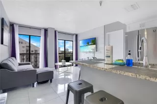 Photo #2: O6315617 Listing