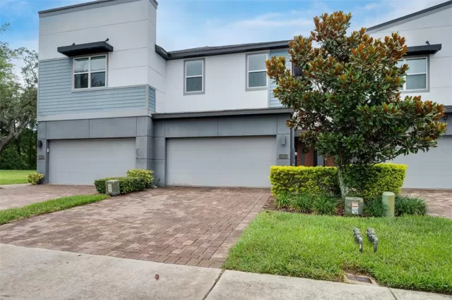 MLS: O6315854 Condo For Sale