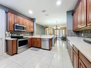 Photo #5: O6315886 Listing 