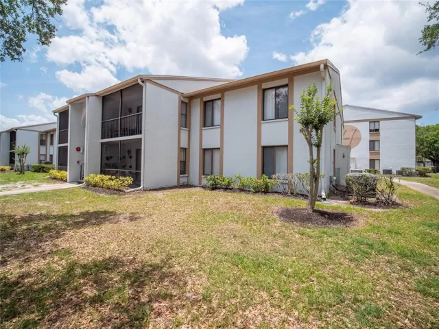 MLS: O6315954 Condo For Sale