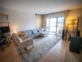 Photo #3: O6315954 Listing