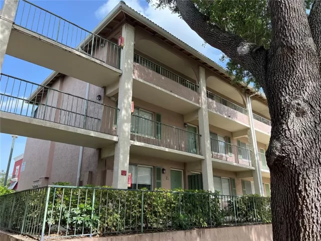 MLS: O6316287 Condo For Sale