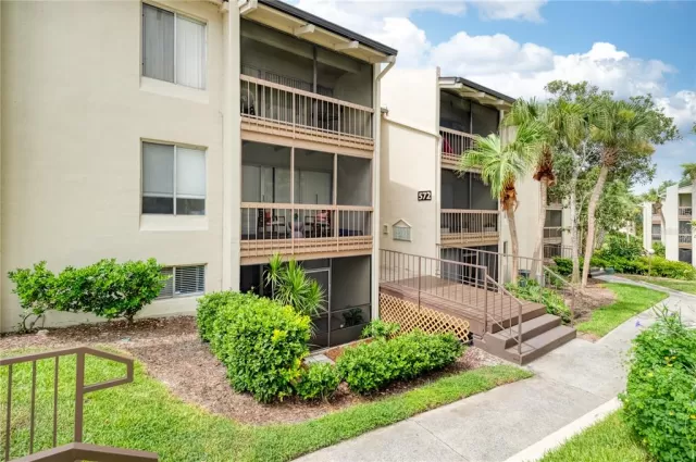MLS: O6316695 Condo For Sale