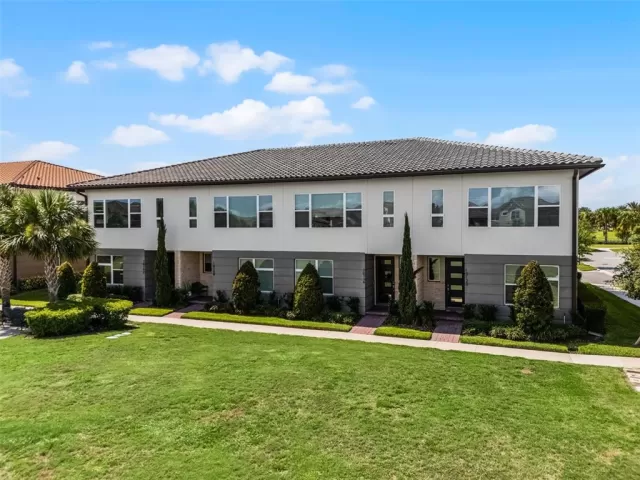 MLS: O6317132 Condo For Sale