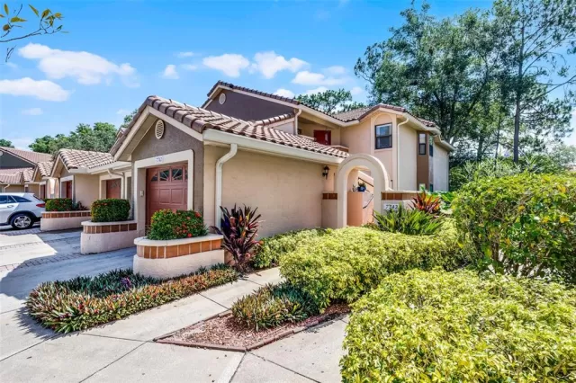 MLS: O6318159 Condo For Sale