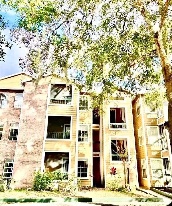 MLS: O6318545 Condo For Sale