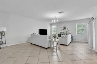 Photo #5: O6318626 Listing