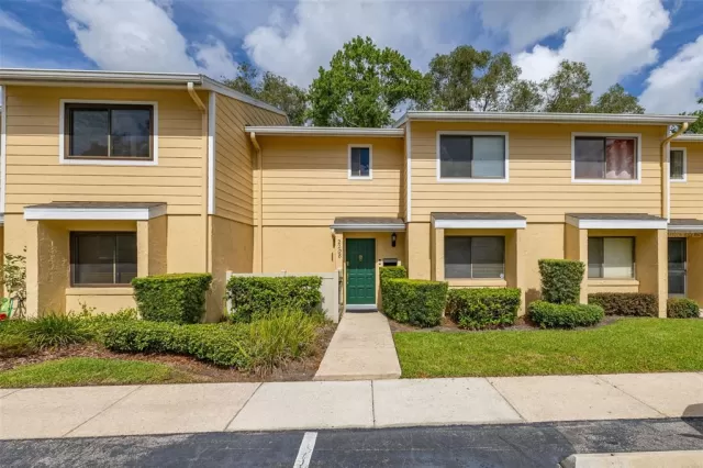 MLS: O6318949 Condo For Sale