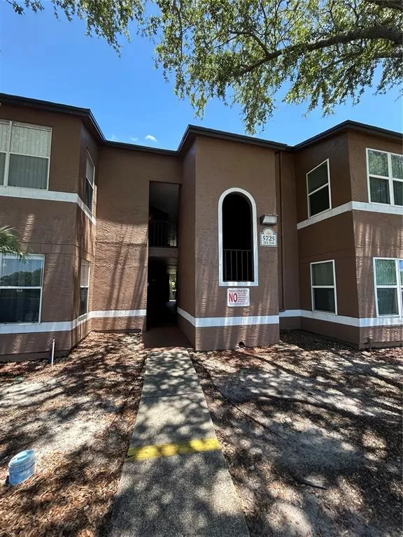 MLS: O6318972 Condo For Sale