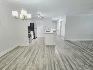 Photo #5: O6319023 Listing