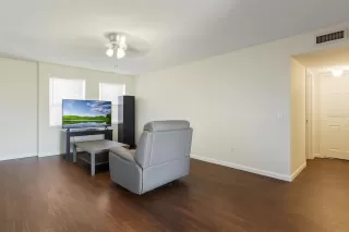 Photo #1: O6319095 Listing 