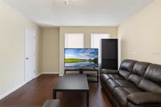 Photo #4: O6319095 Listing 