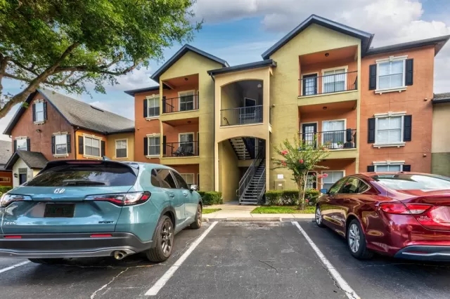 MLS: O6319204 Condo For Sale