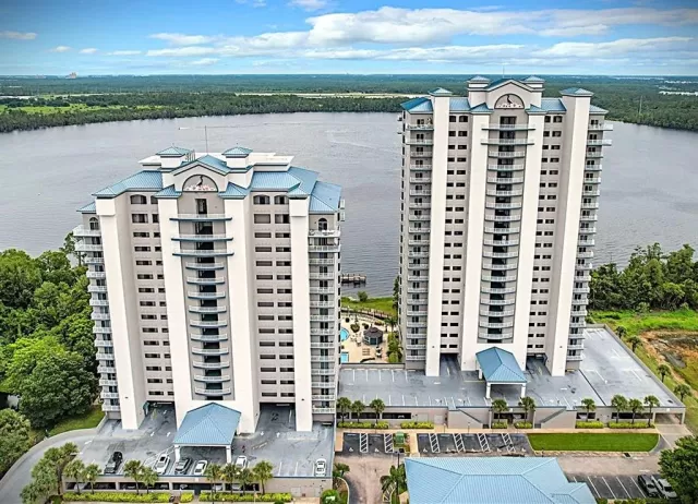 MLS: O6319582 Condo For Sale