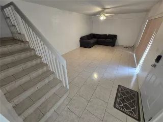 Photo #4: O6319733 Listing