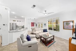 Photo #1: O6319869 Listing