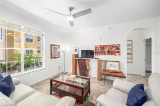 Photo #3: O6319869 Listing