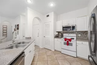 Photo #6: O6319869 Listing