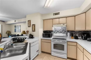 Photo #5: O6320057 Listing 