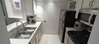 Photo #4: O6320417 Listing