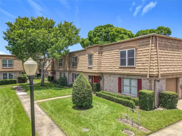 MLS: O6320474 Condo For Sale