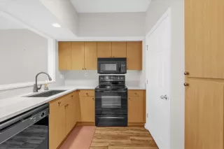 Photo #5: O6320684 Listing