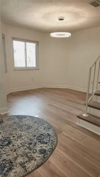 Photo #6: O6322343 Listing