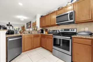 Photo #5: O6322507 Listing