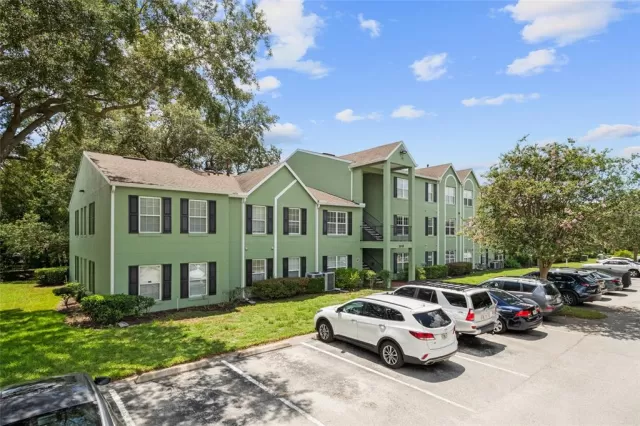 MLS: O6322994 Condo For Sale