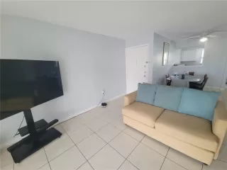 Photo #2: O6323146 Listing