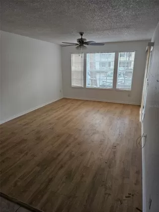 Photo #5: O6323224 Listing