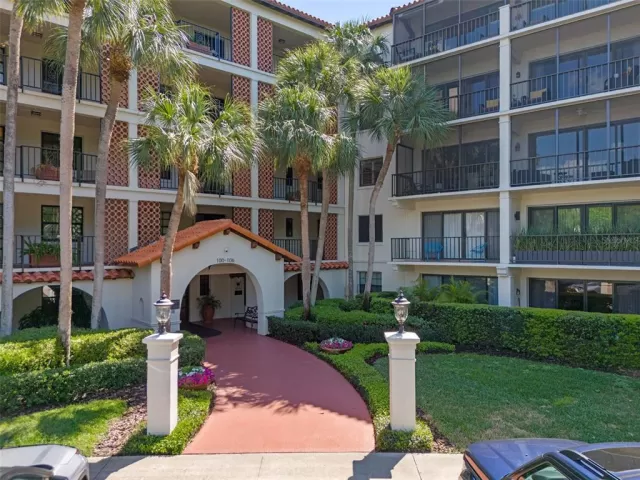 MLS: O6323374 Condo For Sale