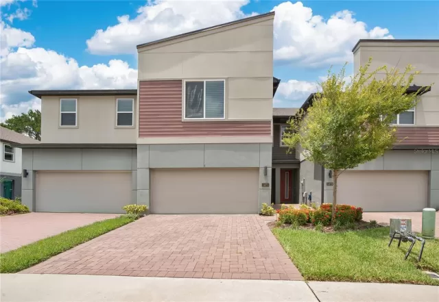 MLS: O6323684 Condo For Sale