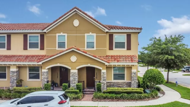 MLS: O6323980 Condo For Sale