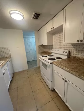 Photo #3: O6324266 Listing