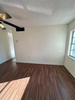 Photo #2: O6324283 Listing