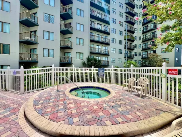MLS: O6324622 Condo For Sale