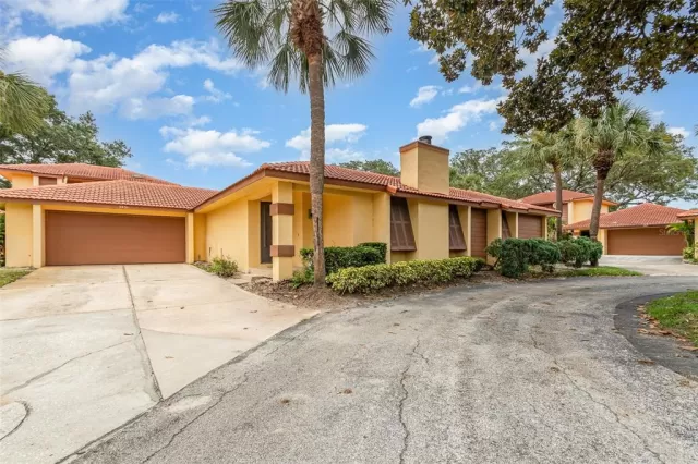 MLS: O6325163 Condo For Sale