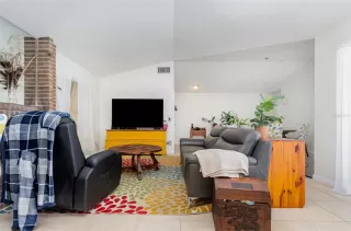 Photo #5: O6325163 Listing