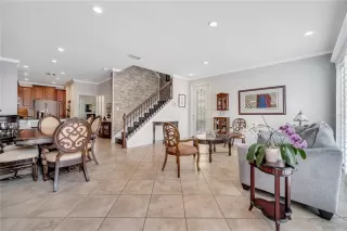 Photo #5: O6325216 Listing 