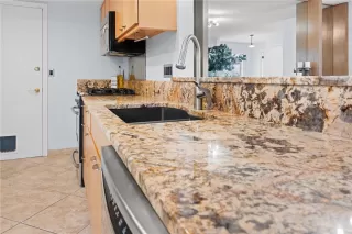 Photo #3: O6325906 Listing