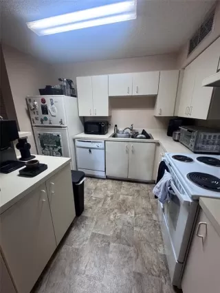 Photo #5: O6326111 Listing