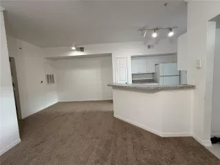 Photo #5: O6328127 Listing 