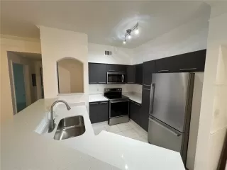 Photo #2: O6328292 Listing