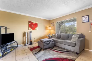 Photo #6: O6328691 Listing