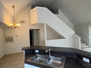 Photo #3: O6328831 Listing 